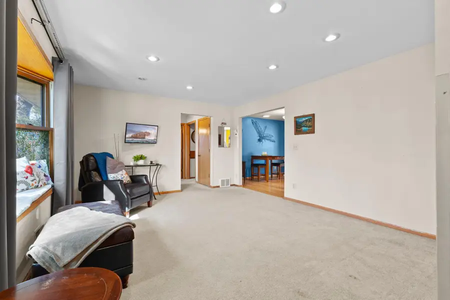 7018 Quail Avenue N, Brooklyn Center, MN 55429 - #3