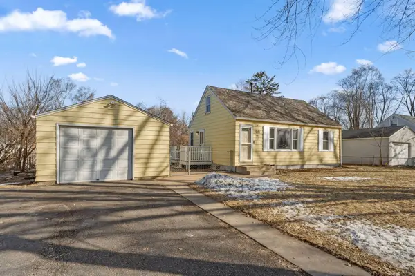 2251 Pinewood Drive, Mounds View, MN 55112