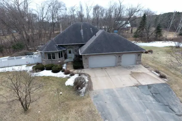 8960 186th Avenue Ne, Forest Lake, MN 55025