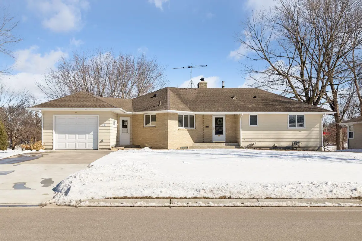111 Sunrise Avenue N, New Prague, MN 56071 - #1