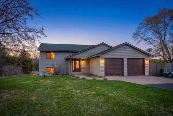 982 Drover Trail, Hudson, WI 54016