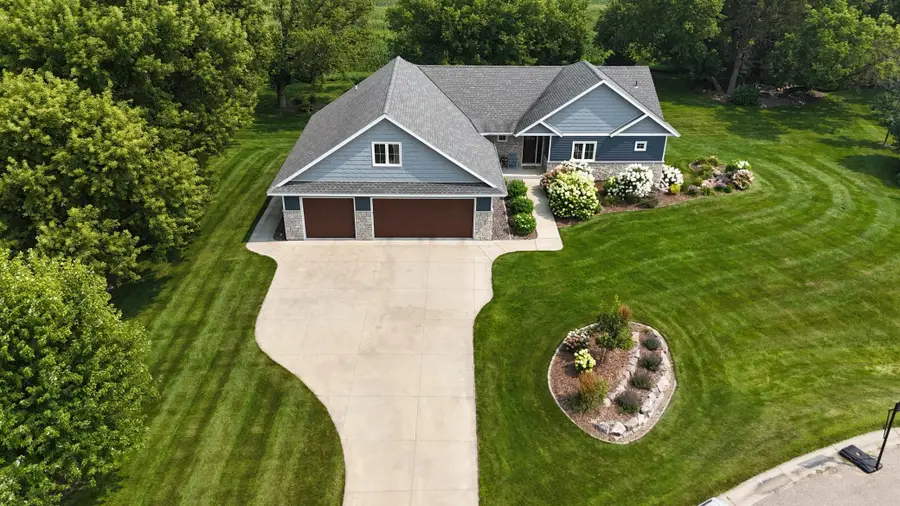 1412 Fairacre Lane Sw, Willmar, MN 56201 - #3