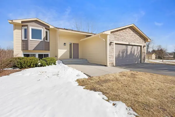 20775 Cedar Drive Nw, Oak Grove, MN 55011