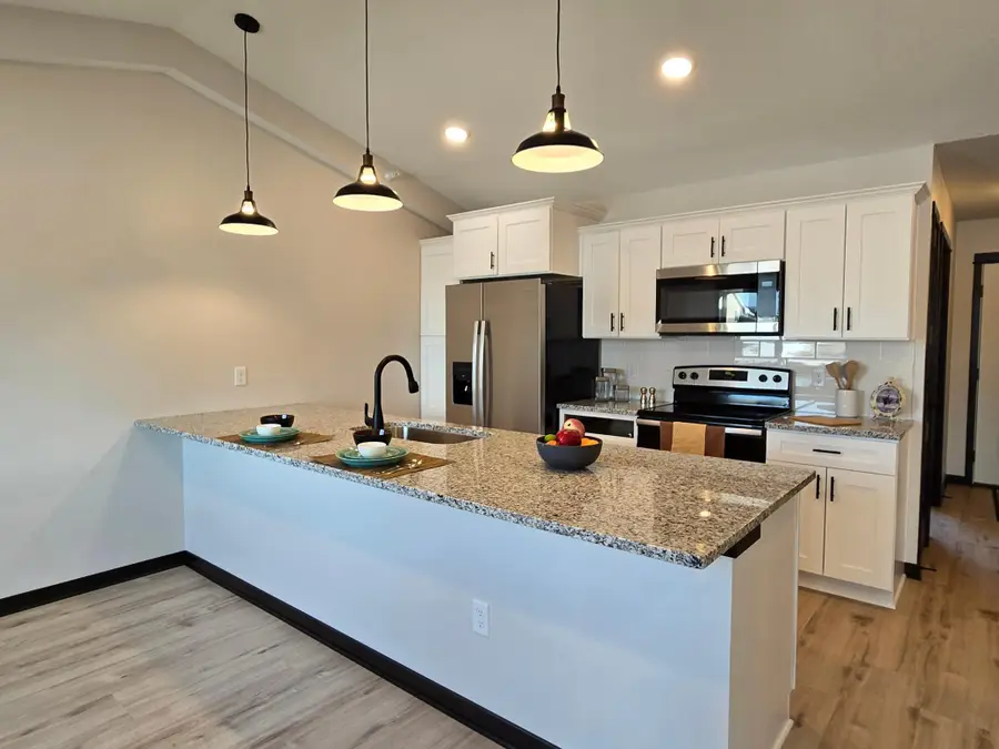 914 Katelyn Circle Ne, Montgomery, MN 56069 - #3