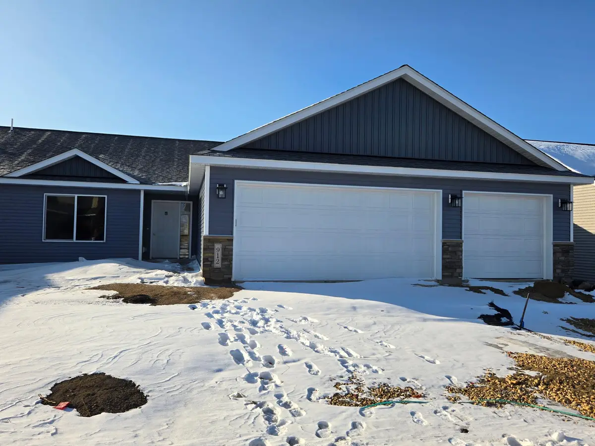 912 Katelyn Circle Ne, Montgomery, MN 56069 - #1