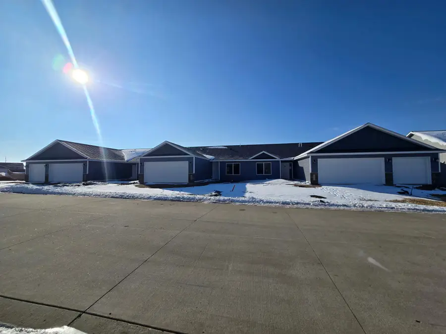 912 Katelyn Circle Ne, Montgomery, MN 56069 - #2