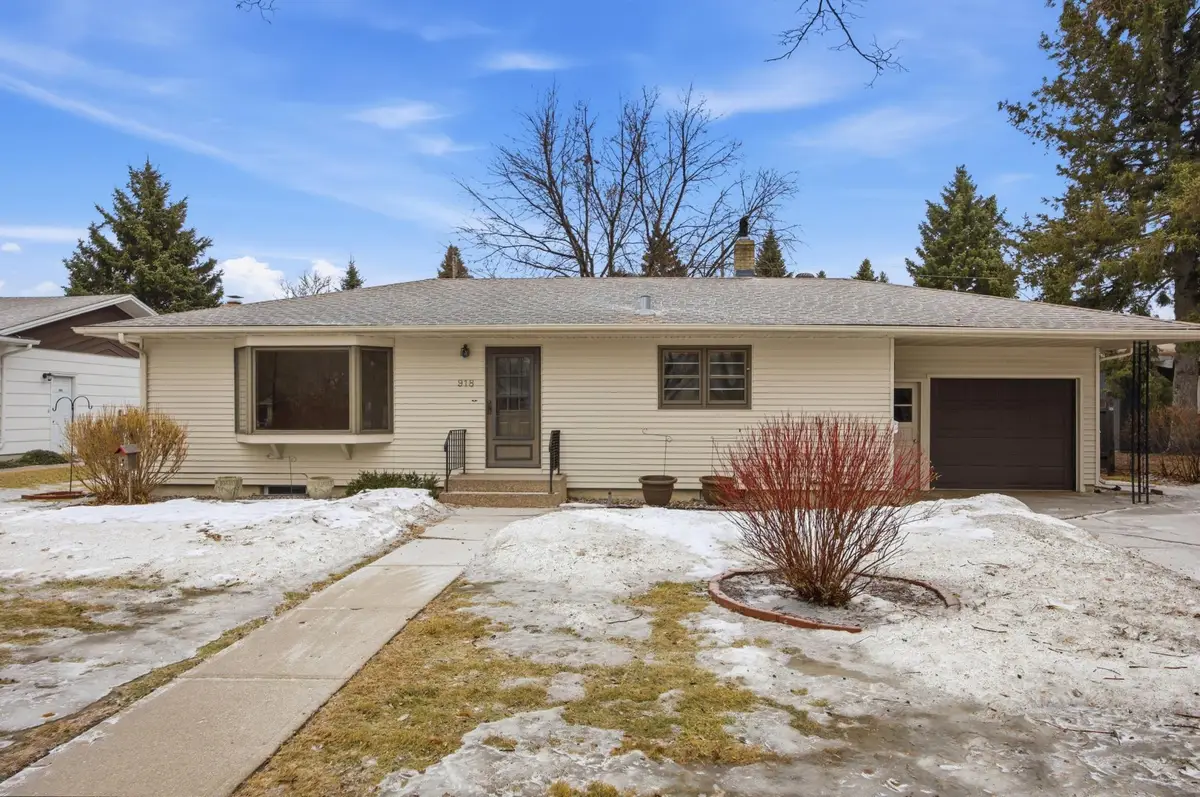 918 19th Avenue S, Fargo, ND 58103 - #1