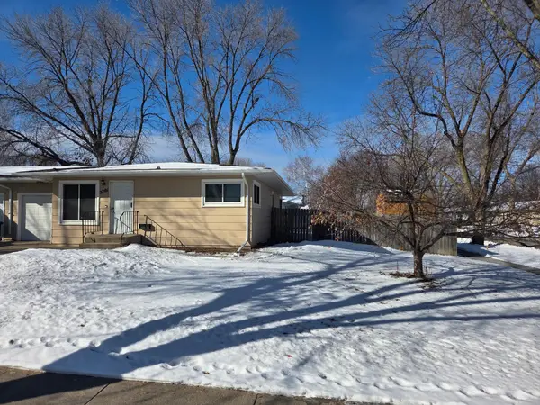 2201 15th Street S, Fargo, ND 58103