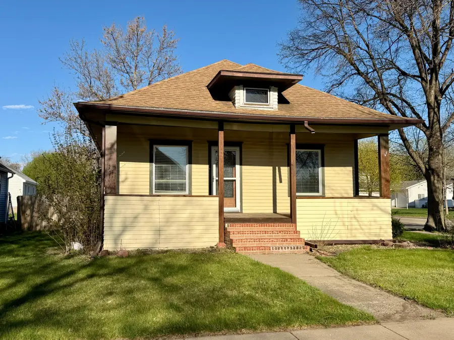 631 N Cedar Street, Luverne, MN 56156 - #2
