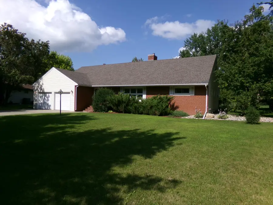 846 2nd Street N, Wahpeton, ND 58075 - #2