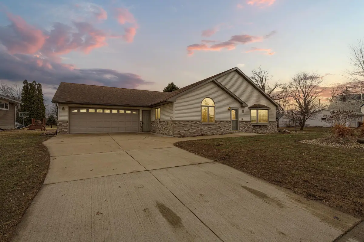 216 3rd Street Ne, New Richland, MN 56072 - #1