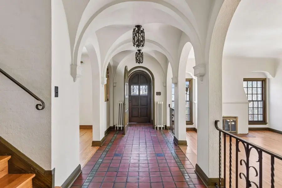 38 W Minnehaha Parkway, Minneapolis, MN 55419 - #2