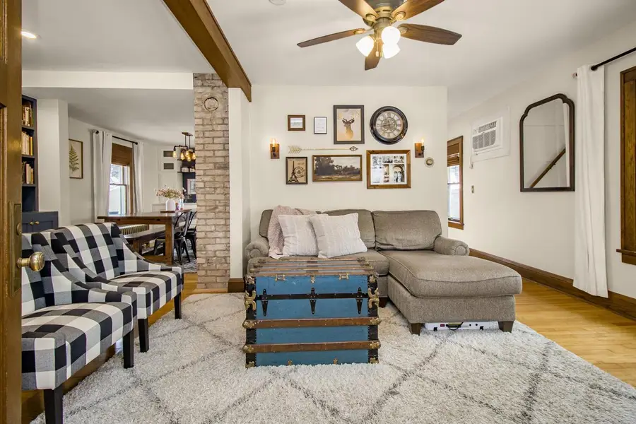 857 Cottage Avenue E, Saint Paul, MN 55106 - #3