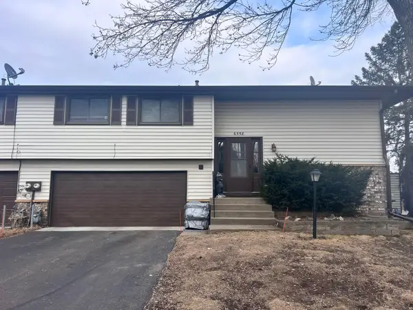 6558 Upper 35th Street N, Oakdale, MN 55128