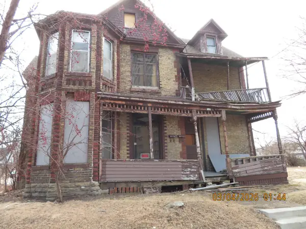 948 18th Avenue Ne, Minneapolis, MN 55418