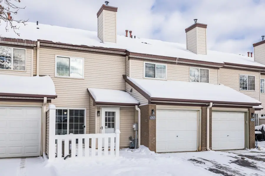 4065 Wilshire Circle #8, Shoreview, MN 55126 - #2