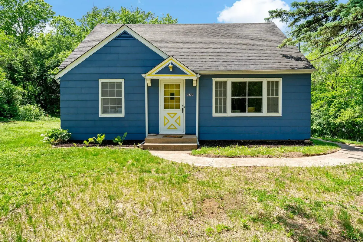 2435 Victoria Street N, Roseville, MN 55113 - #1