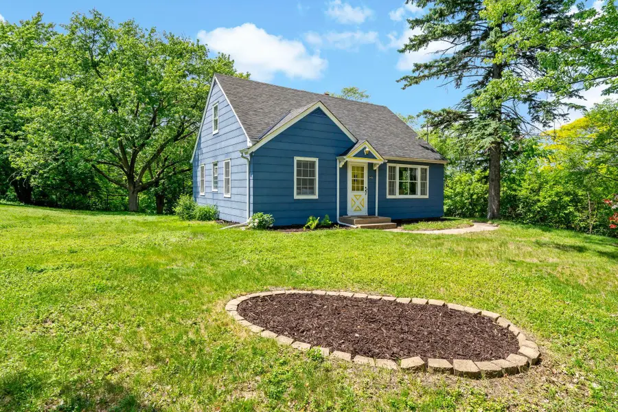 2435 Victoria Street N, Roseville, MN 55113 - #3