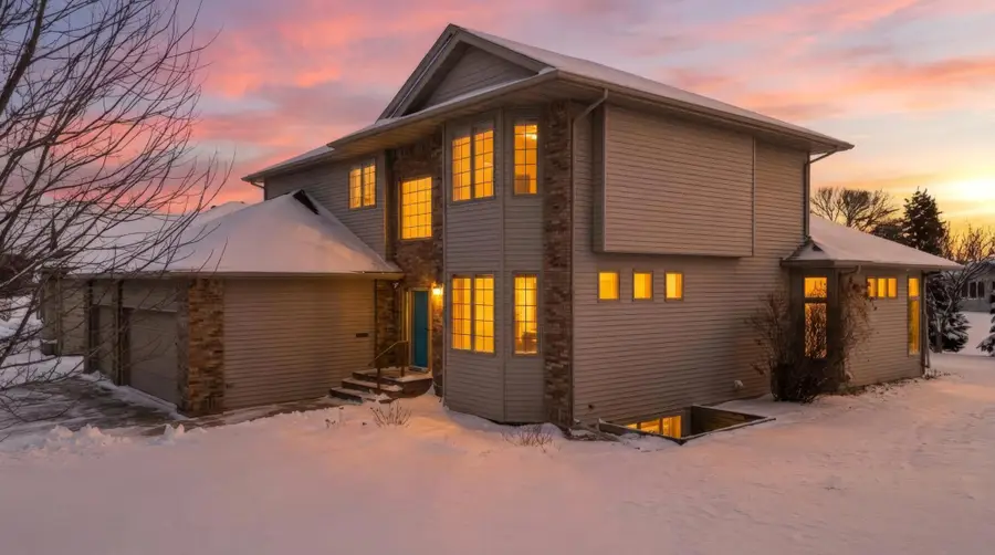 2518 Parkview Drive S, Fargo, ND 58103 - #3