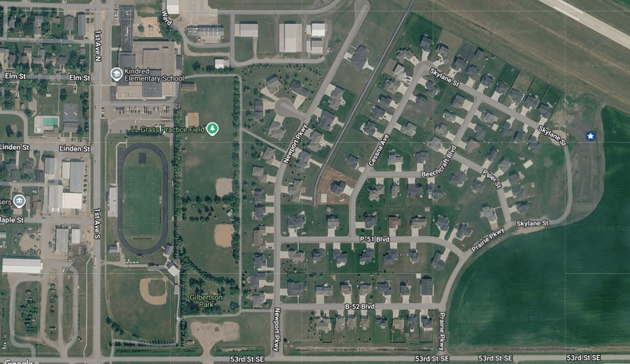 465 Skylane St, Kindred, ND 58051 - #2