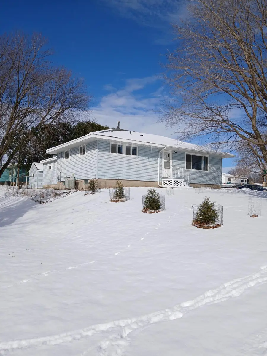 1218 7th Avenue Ne, Owatonna, MN 55060 - #2