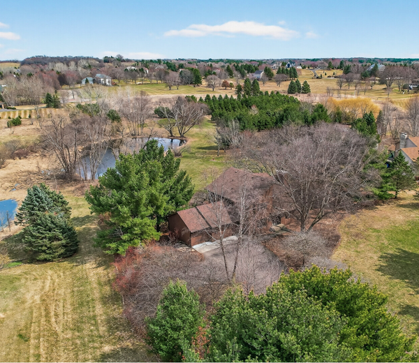 6 Pine Valley Drive, Dellwood, MN 55110