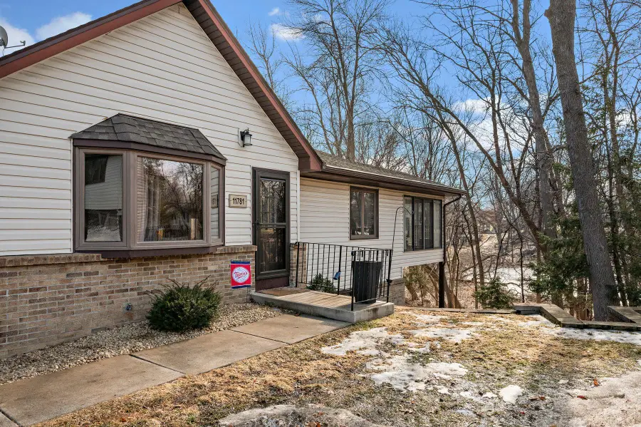 11781 88th Avenue N, Maple Grove, MN 55369 - #2