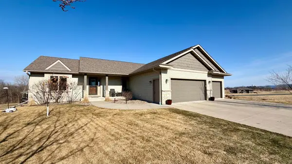 105 Hillwood Drive, Lake City, MN 55041