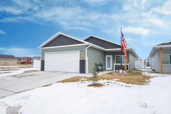 6808 68th Street S, Horace, ND 58047