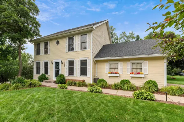 1389 Camelback Drive, Eagan, MN 55123