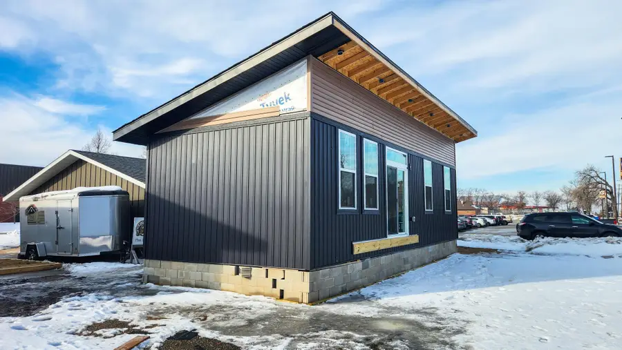 801 17th Avenue N, Fargo, ND 58102 - #2