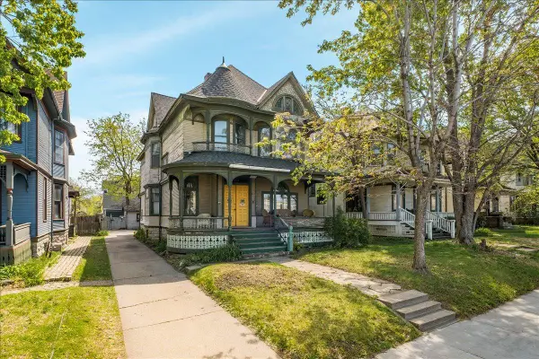 3111 2nd Avenue S, Minneapolis, MN 55408
