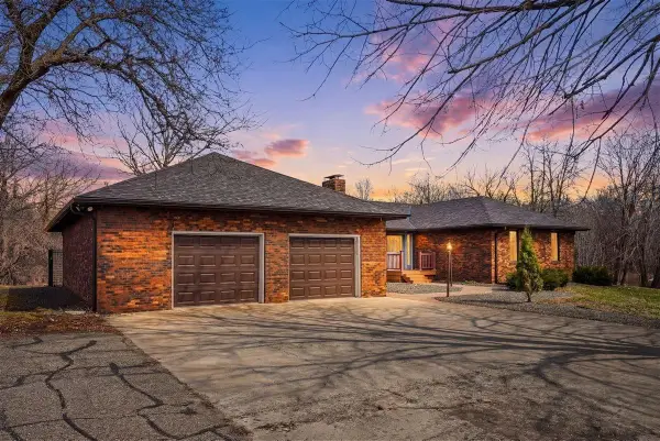 9425 Edgebrook Drive, Northfield, MN 55057