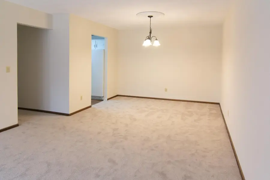 2690 Oxford Street N #247, Roseville, MN 55113 - #2