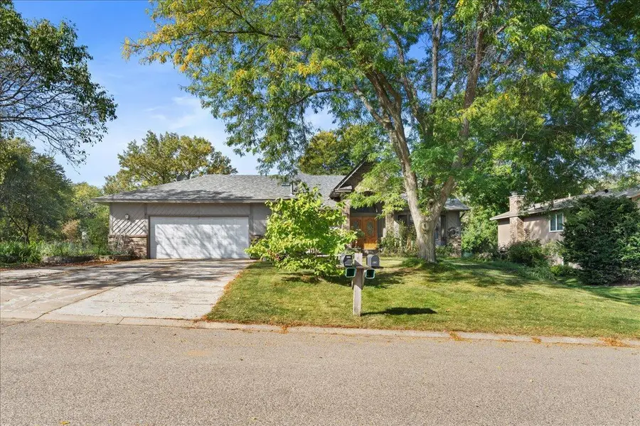 479 Mary Street S, Maplewood, MN 55119 - #3