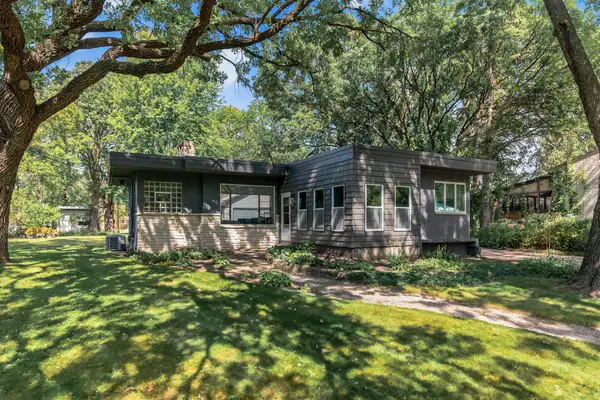 123 Talmadge Way Ne, Fridley, MN 55432