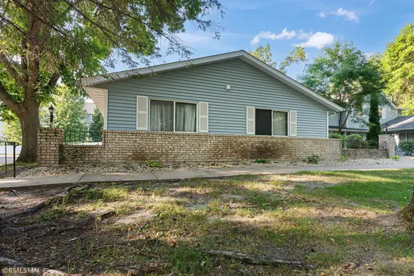 1202 W Royal Oaks Drive, Shoreview, MN 55126