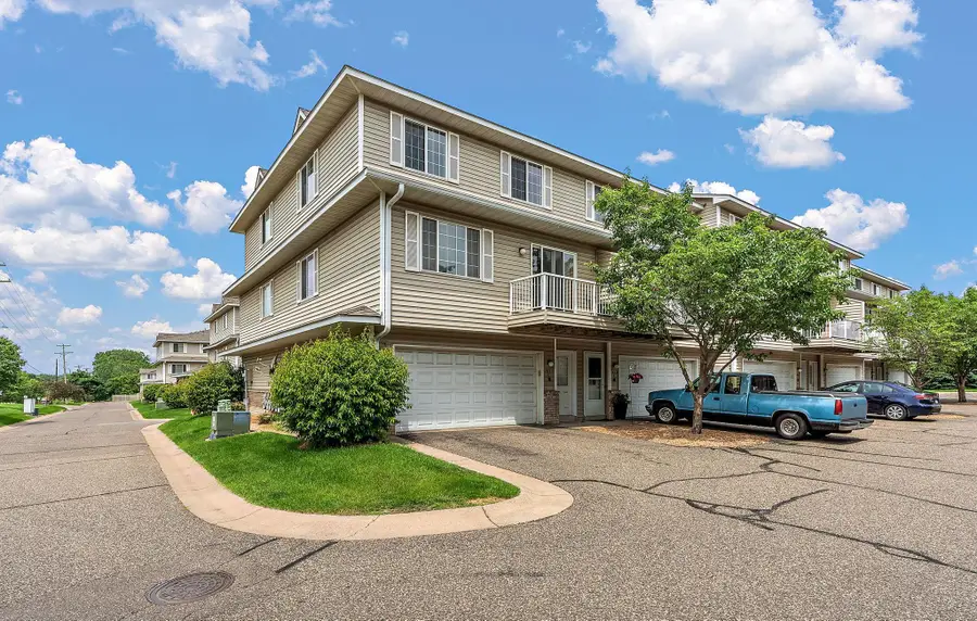 1613 County Road D E #L, Maplewood, MN 55109 - #2