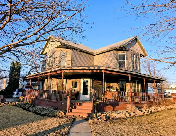 321 5th Avenue Se, Pipestone, MN 56164