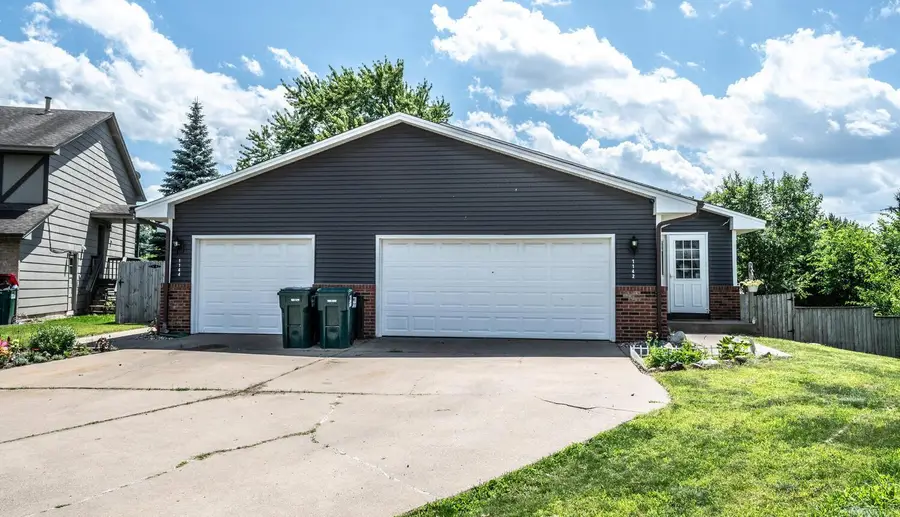 1142 Cheery Lane Ne, Columbia Heights, MN 55421 - #2