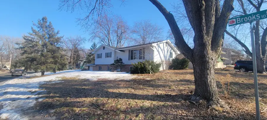 1056 Brooks Avenue W, Roseville, MN 55113 - #3