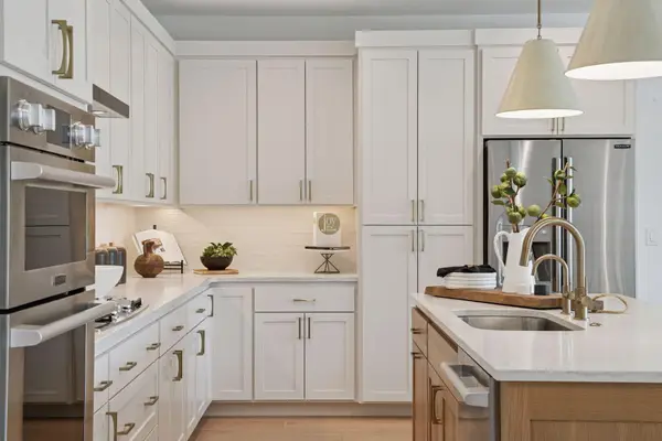 5621 Buffington Lane, Shorewood, MN 55331