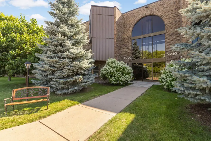 2210 Midland Grove Road #306, Roseville, MN 55113 - #2