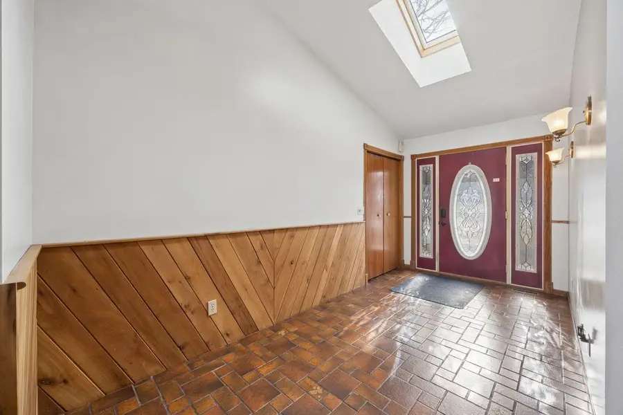 1122 S Andrew Drive Ne, New London, MN 56273 - #2