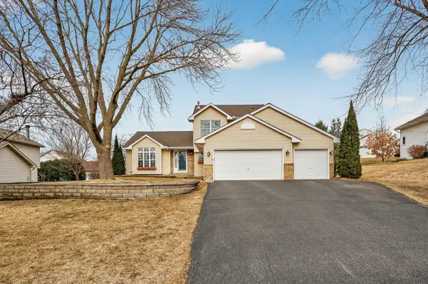 392 Pendryn Hill Curve, Woodbury, MN 55125
