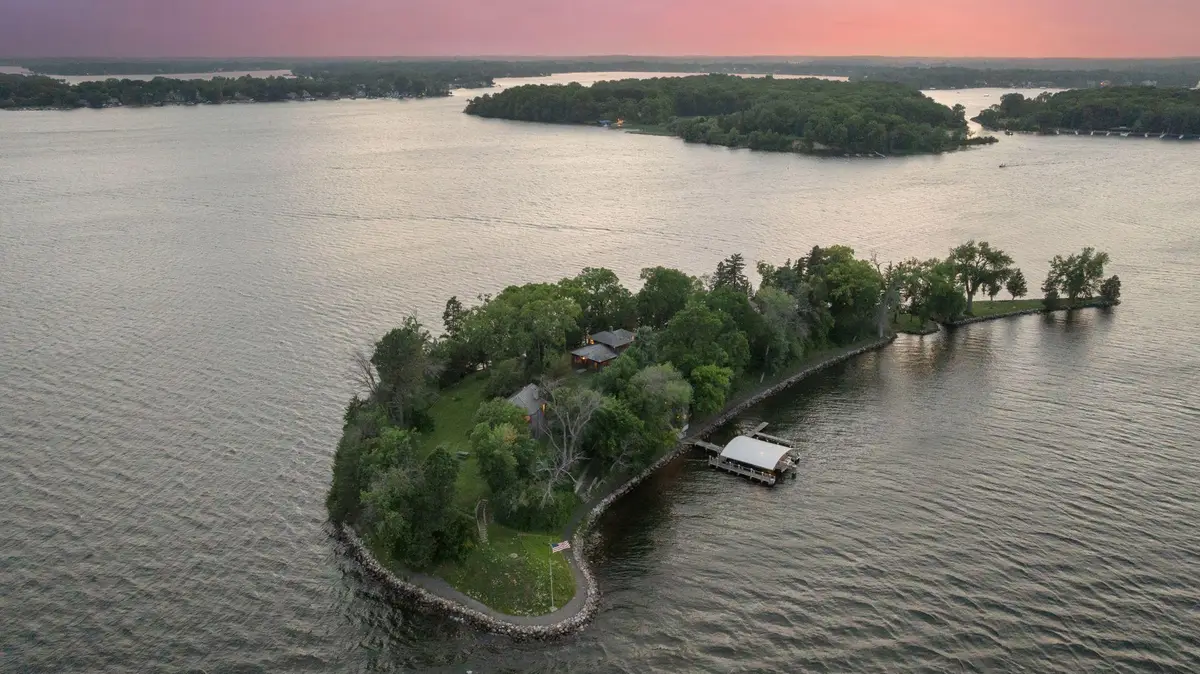 1000 Gale Island, Shorewood, MN 55331 - #1