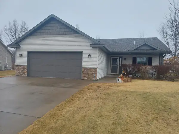 2084 Sandstone Loop N, Sartell, MN 56377