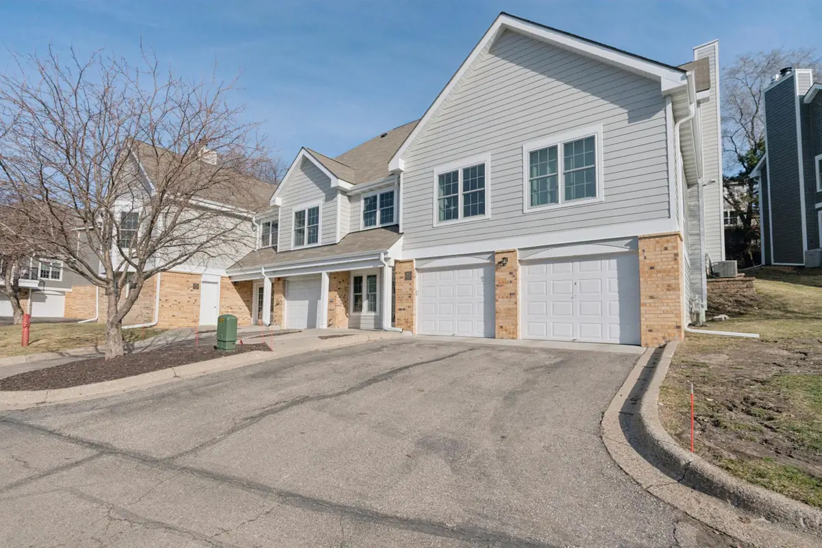 5980 Chasewood Parkway #102, Minnetonka, MN 55343 - #1