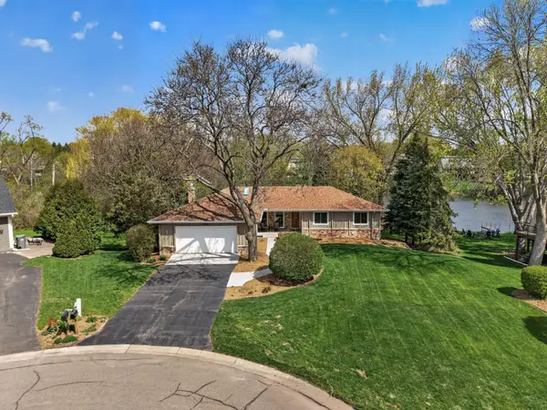 17210 27th Avenue N, Plymouth, MN 55447