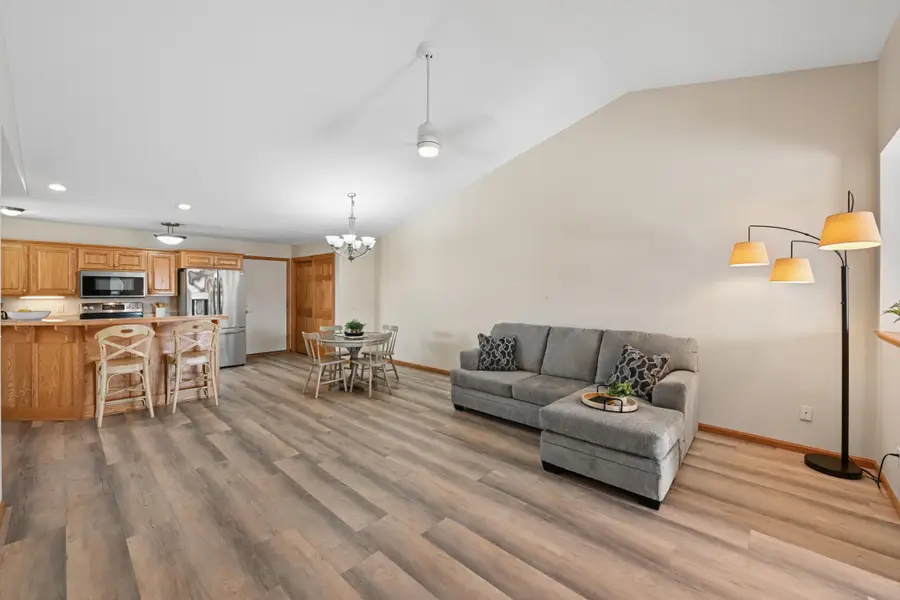 5669 Lambert Avenue Ne, Albertville, MN 55301 - #2